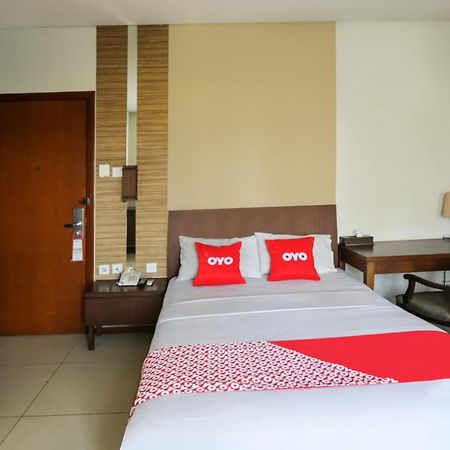 Capital O 1748 Thamrin Condotel Jacarta Exterior foto